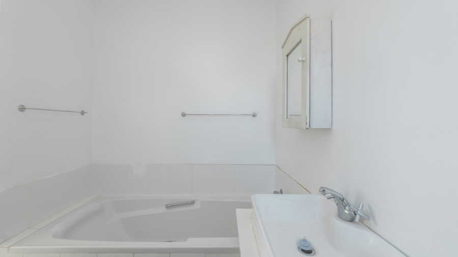 To Let 2 Bedroom Property for Rent in Oceanview Heights Western Cape